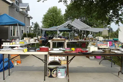 how to set up a garage sale
